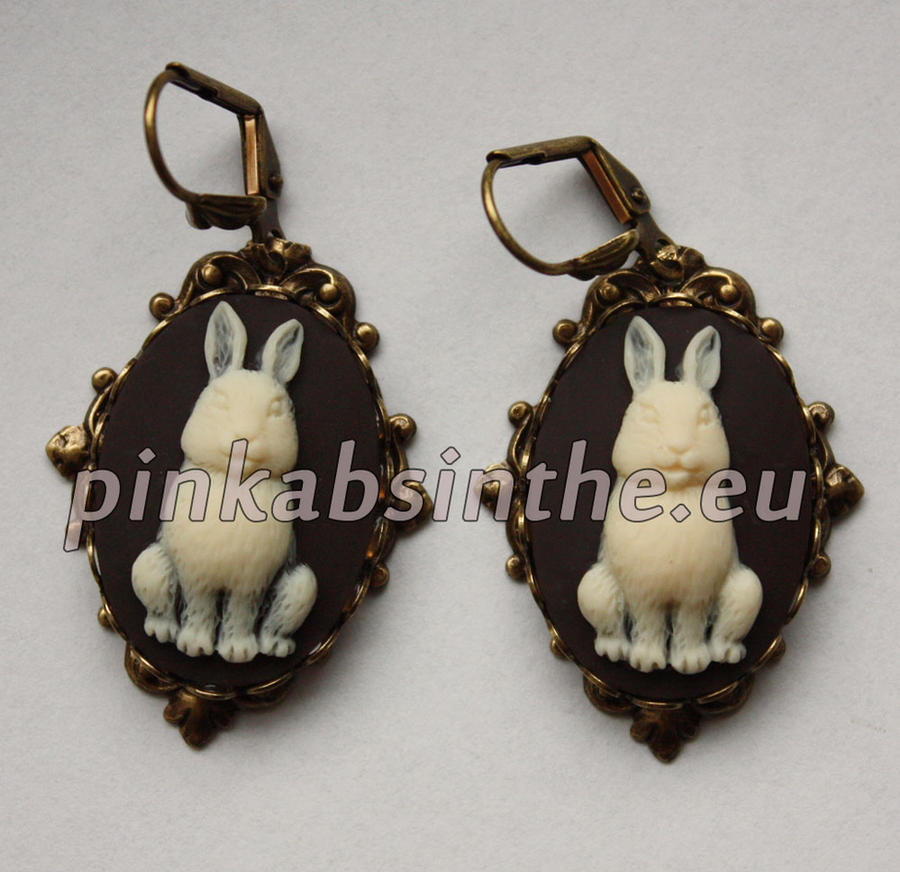 Bunny cameo victorian earrings