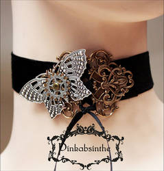 Mechanical butterfly velvet choker