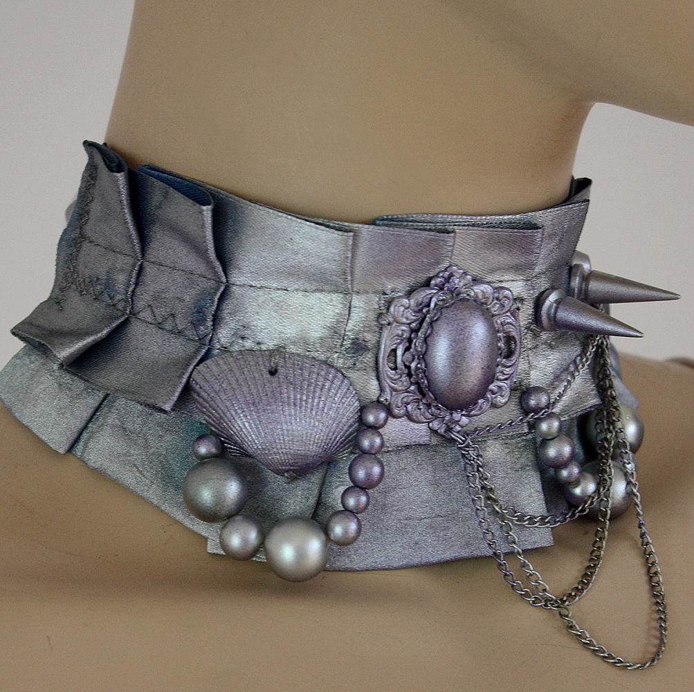 Spiked choker