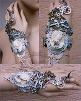 Art nouveau fantasy cuff