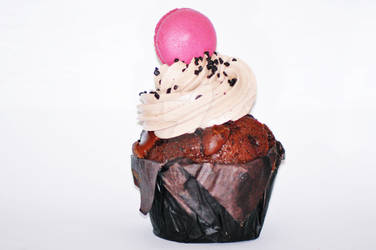 chocolate cupcake with macaron by LyquidPurple