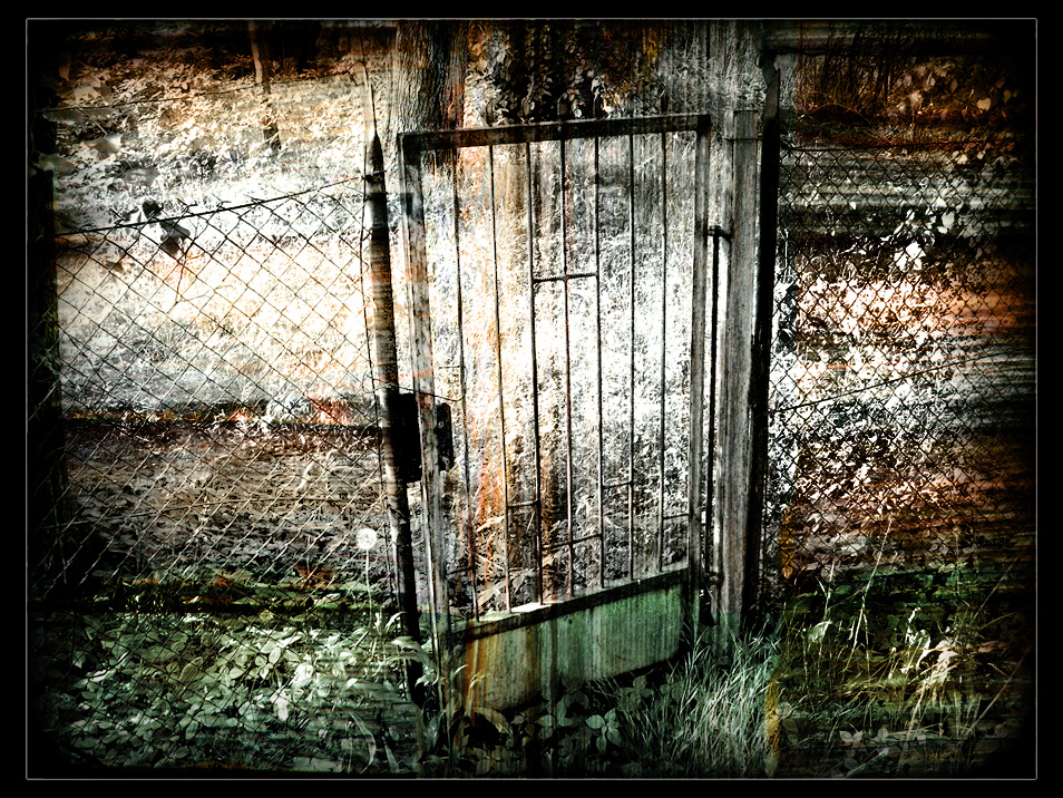 . old Gate Of Rust .