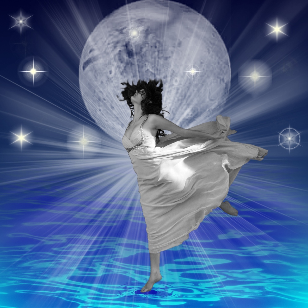 Moonlight dance