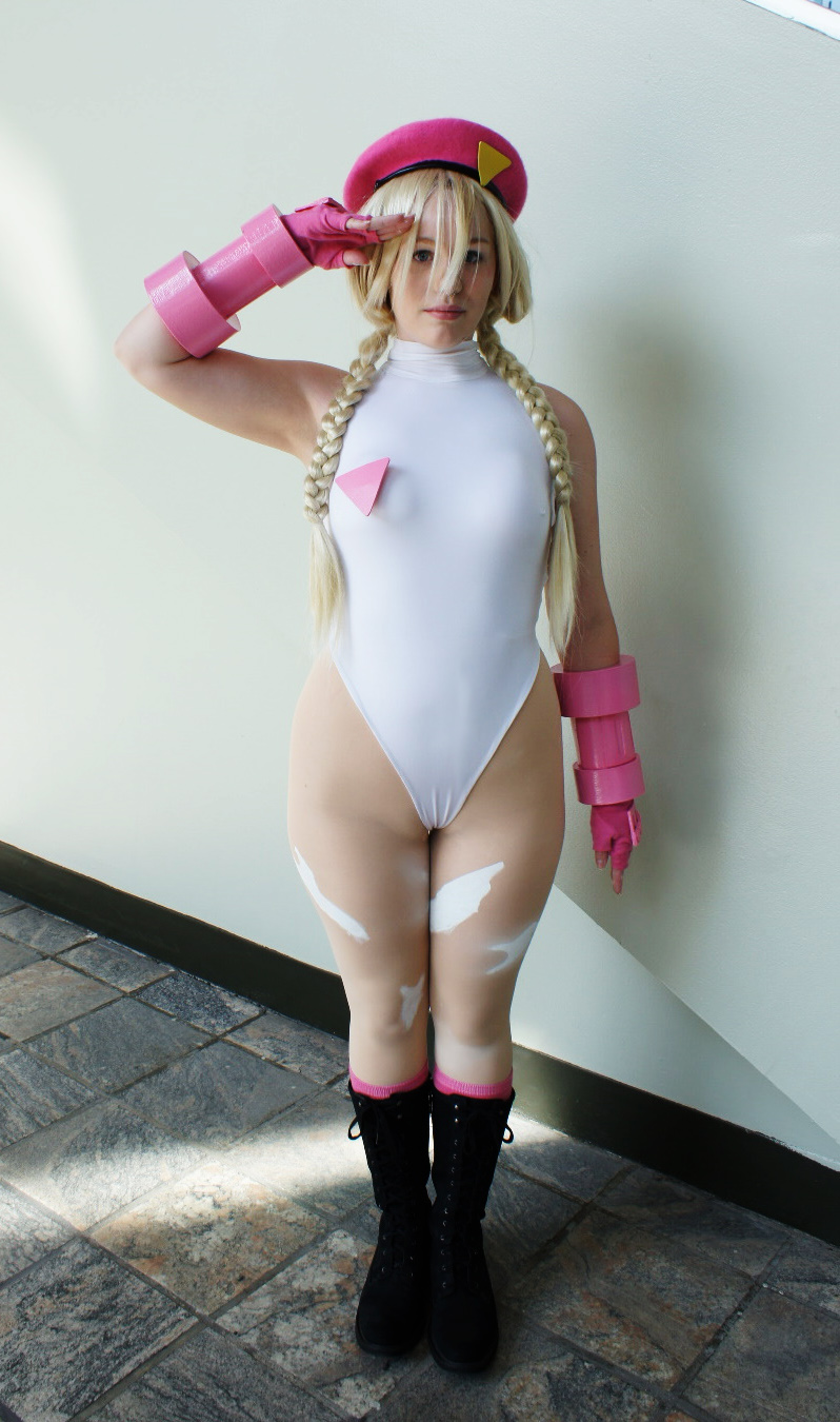 Sexy cosplay cammy Street Fighter: