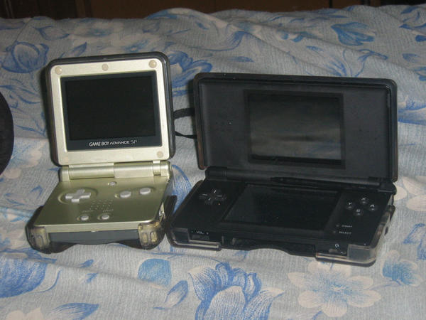 My Ds Lite And Gba Sp By Rlvnthechipmunk On Deviantart