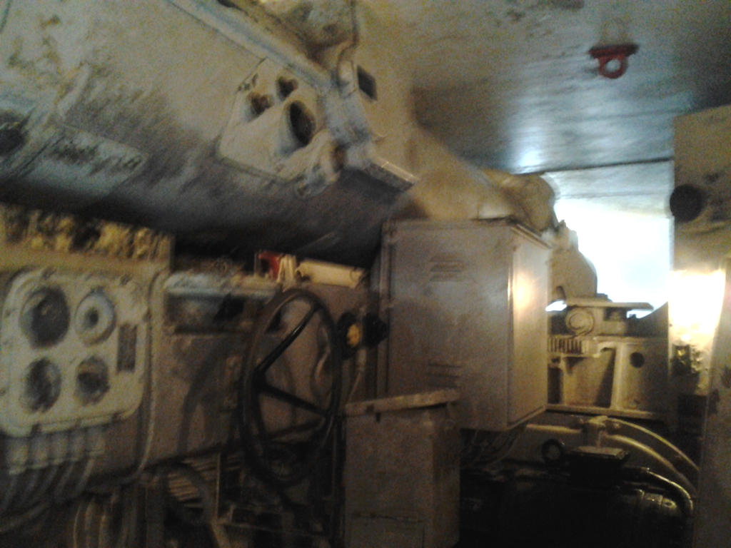 tour 26 in side the 16 inch gun turret by CorporalDeath49 on DeviantArt