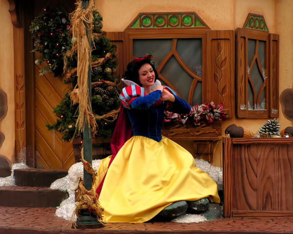 Snow White by raemack on DeviantArt