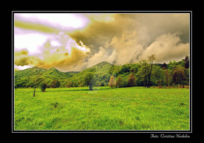 Valea Oituzului - Vine ploaia