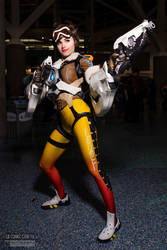 Tracer Cosplay - Overwatch by Amouranth