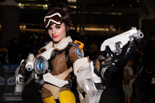 Tracer Cosplay - Overwatch by Amouranth III