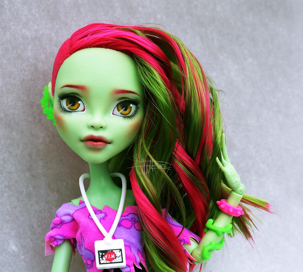 Monster High repaint | Venus McFlytrap