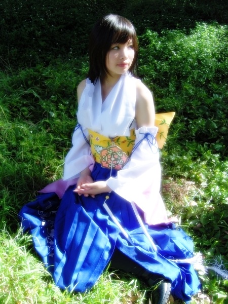 yuna cosplay          .glow