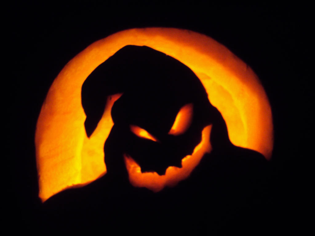 oogie-boogie-pumpkin-carving-by-smileyhearts-on-deviantart