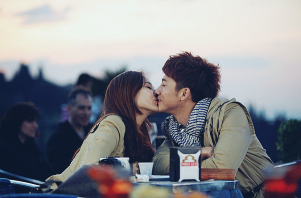 Eugene and Ki Tae Young kiss