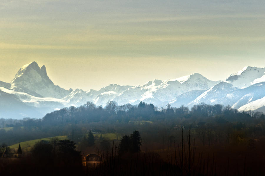 A shelter by the mounts