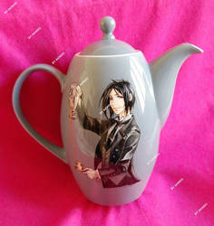 Hand painted Black Butler teapot