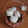 Cinnamon macarons