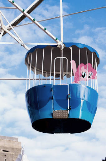 Pinkie in Luna Park