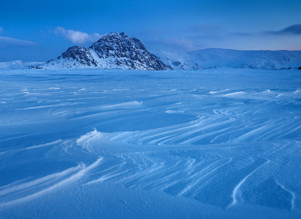 Contours in Blue by Alex37