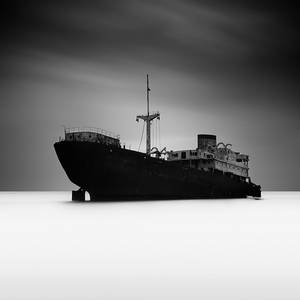 Shipwreck by KrzysztofJedrzejak