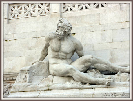 Altare della patria statue