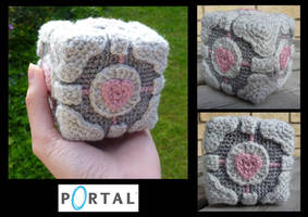 Crochet Weighted Companion Cube