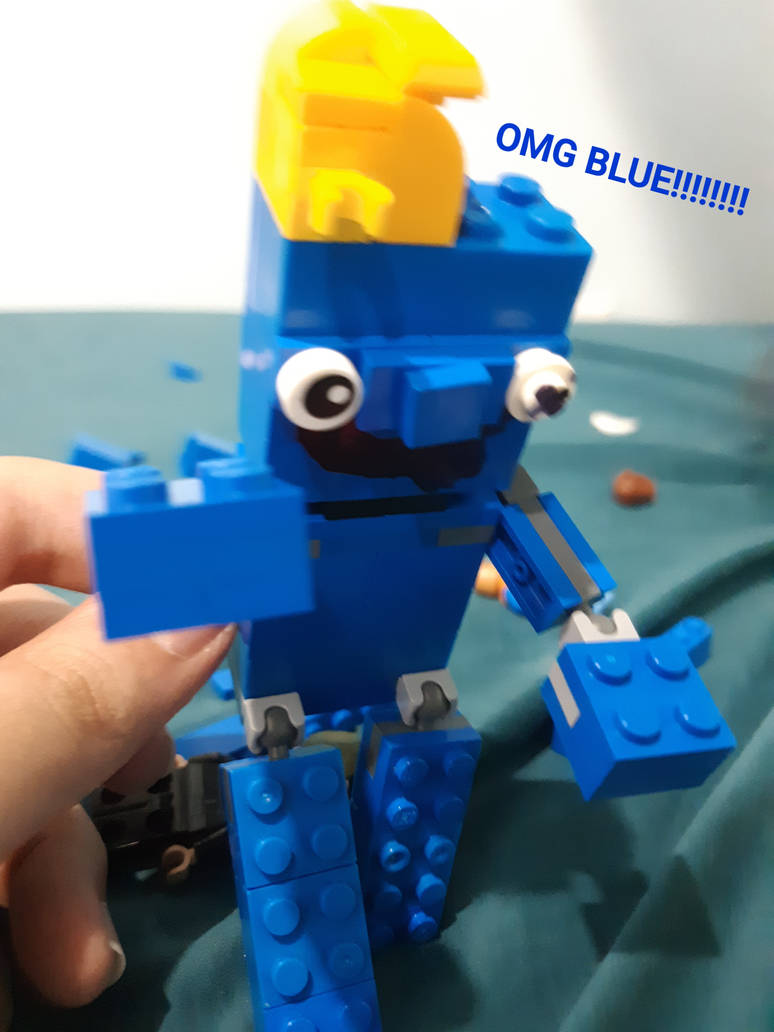 LEGO + ROBLOX] Making a big Blue Rainbow Friend! 