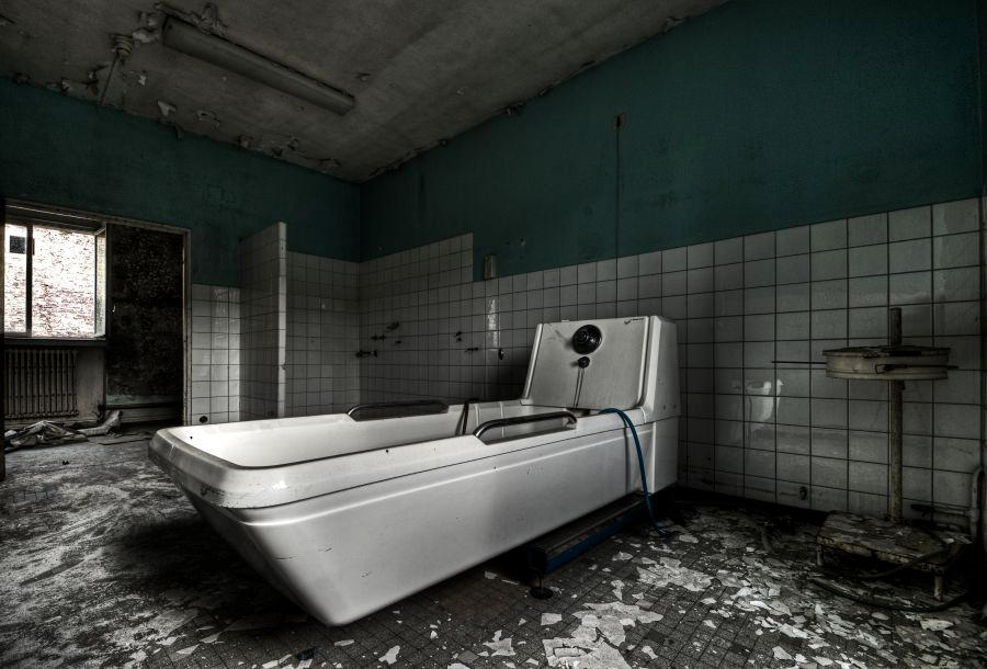 Hospital Bathroom by stengchen