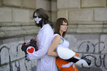 Portal 2 cosplay (test subject and cube)