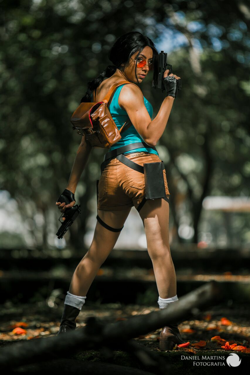 Lara Croft - Classic cosplay