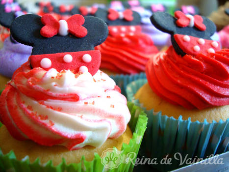 Minnie Mouse cupcakes