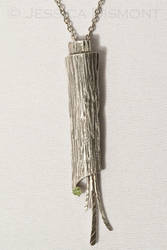 Bark pendant w Peridot 2009