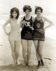 Doris Hill,Myrna Loy,Jane Winton 1926