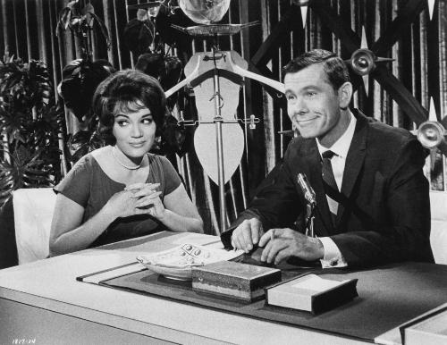 Connie,Johnny Carson 'looking for love'