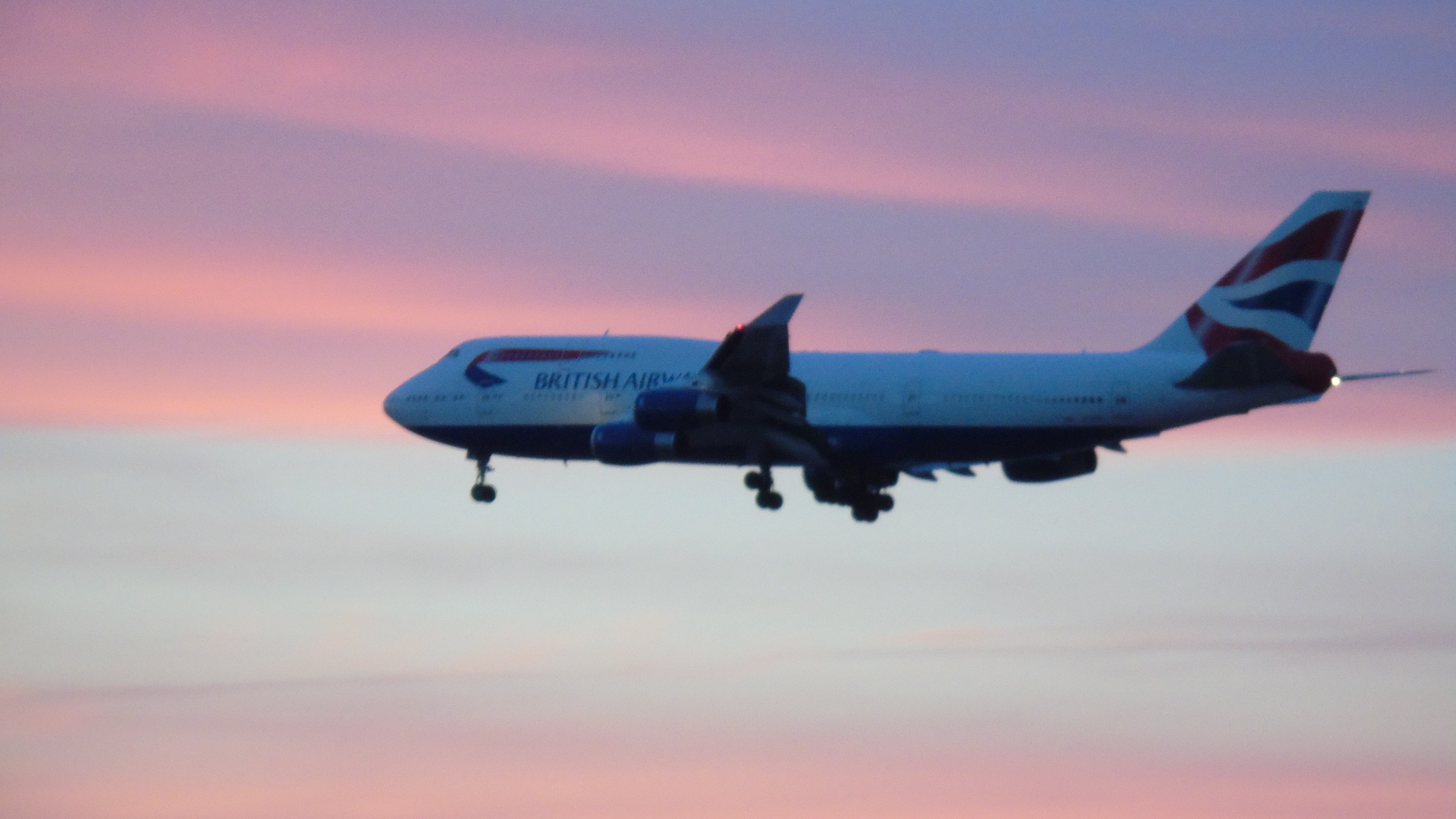 British Airways 474-400 at SkyHarbor PHX (diff)