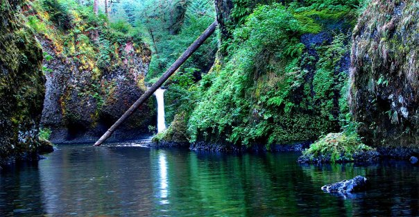 Punchbowl Falls, Oregon