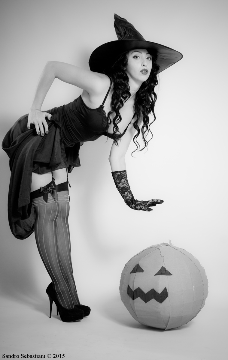 Halloween Pin-Up