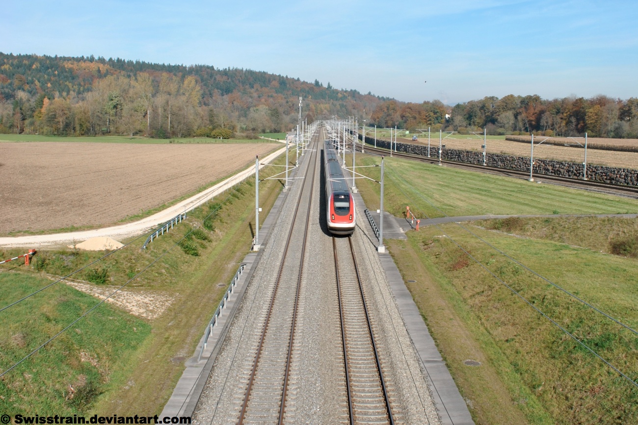 SBB RABDe 500 Thunders Through