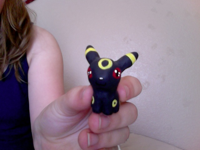 Umbreon sculpture 1