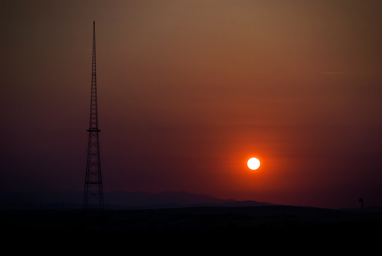 Sunrise over Paris for D poor