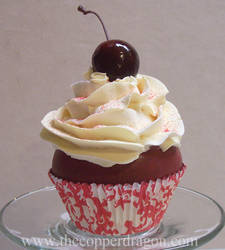 'Sparkly Red Velvet' Cupcake