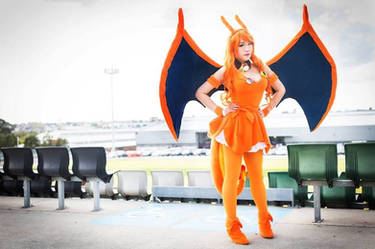 Pokemon : Charizard Gijinka Cosplay