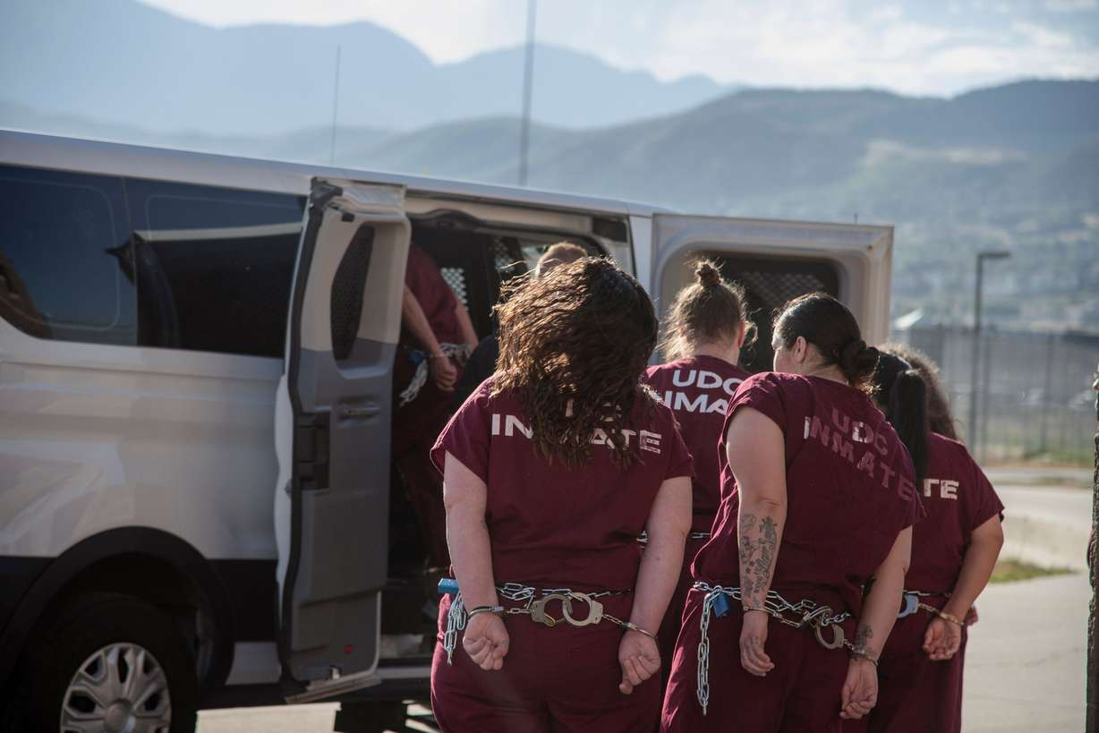 Female Inmates Graphics Png Female inmates in Utah transport by AshnaGopal on DeviantArt