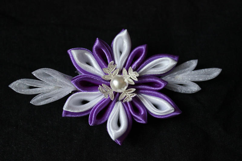 Purple snowflake blossom