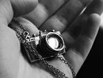 camera necklace. by messofmemoriesxX