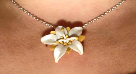 Floral Necklace - Pearl and Gold