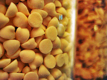 Macro: White Chocolate Kisses Toppings