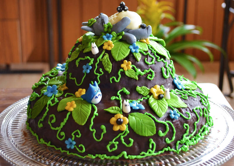 Totoro Cake by DoodleDuo
