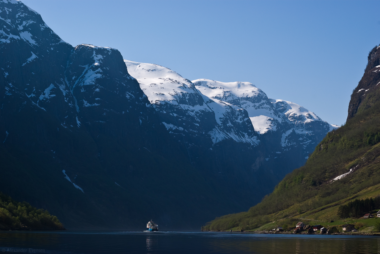 Naeroeyfjorden