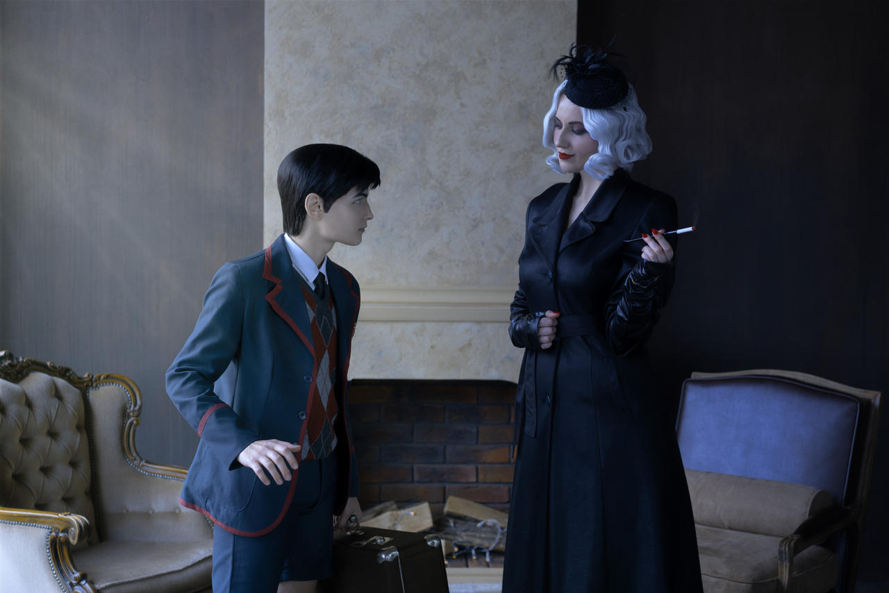 Handler One Cosplayer The Handler and Number Five cosplay by Saint-Hysteria on DeviantArt